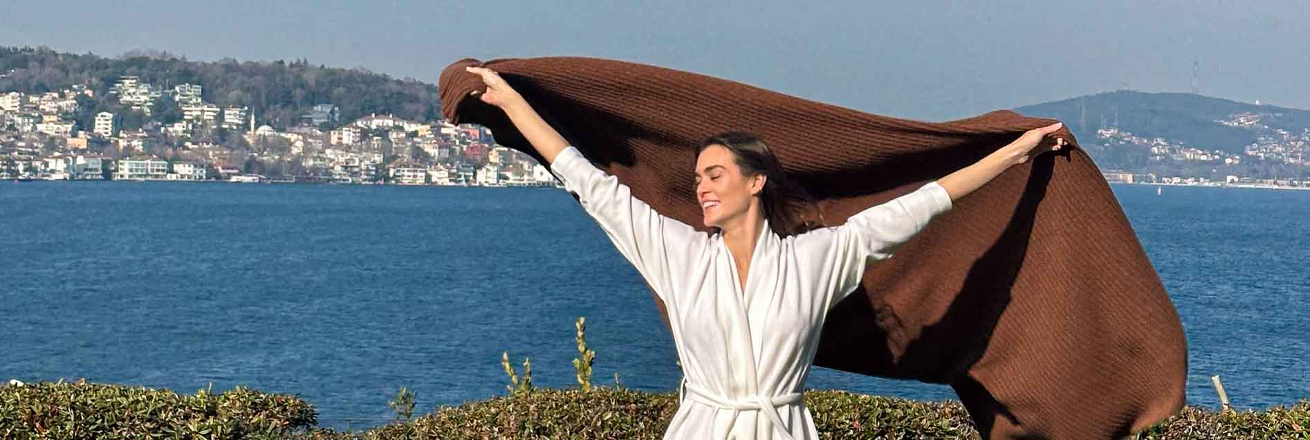 Throws & Blankets