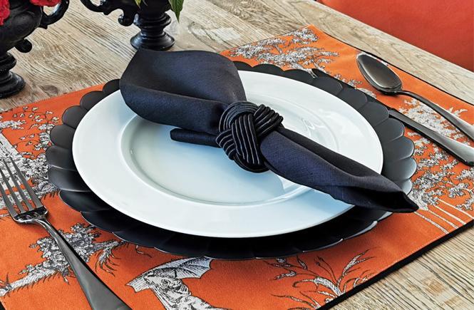 The Twisted Knot Napkin Ring