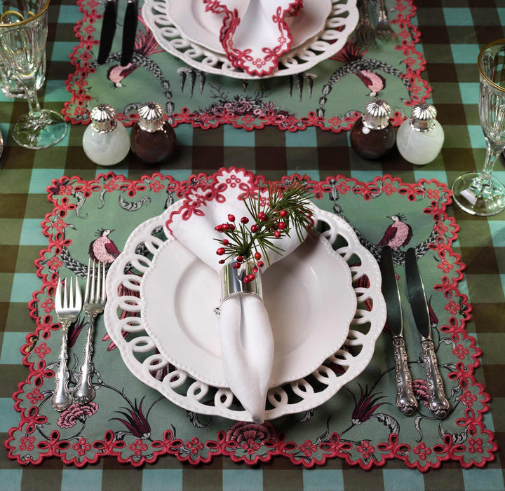 Seferî Linen Napkin with Red Embroidery