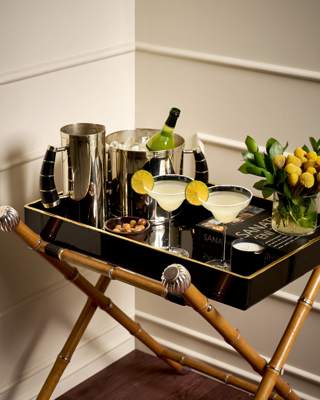 Turban Lacquered Tray Table - Black