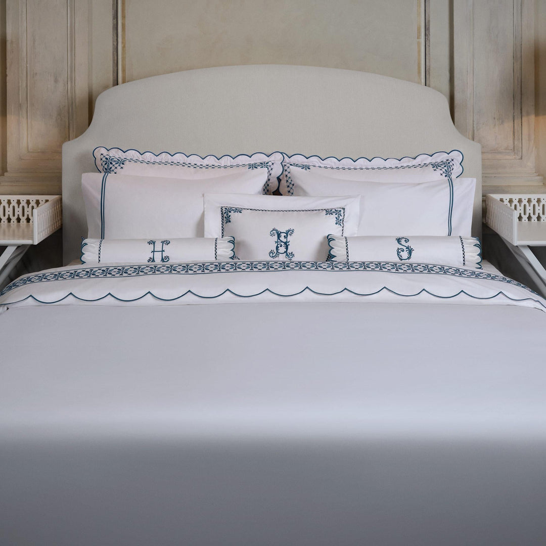 Seferî Flower Garden Standard Pillowcase - Blue