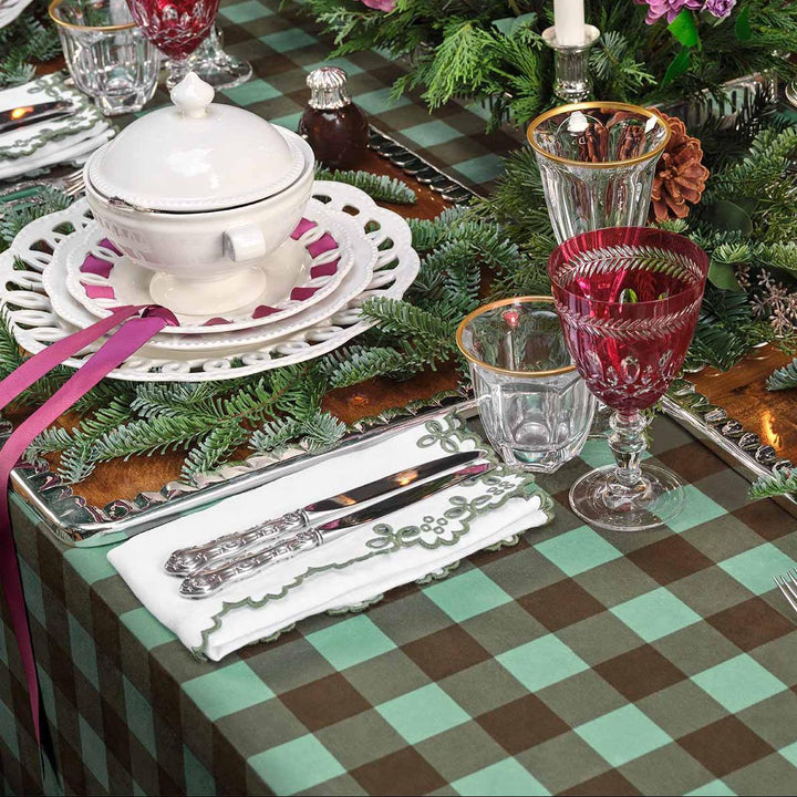 Seferî Linen Napkin with Green Embroidery